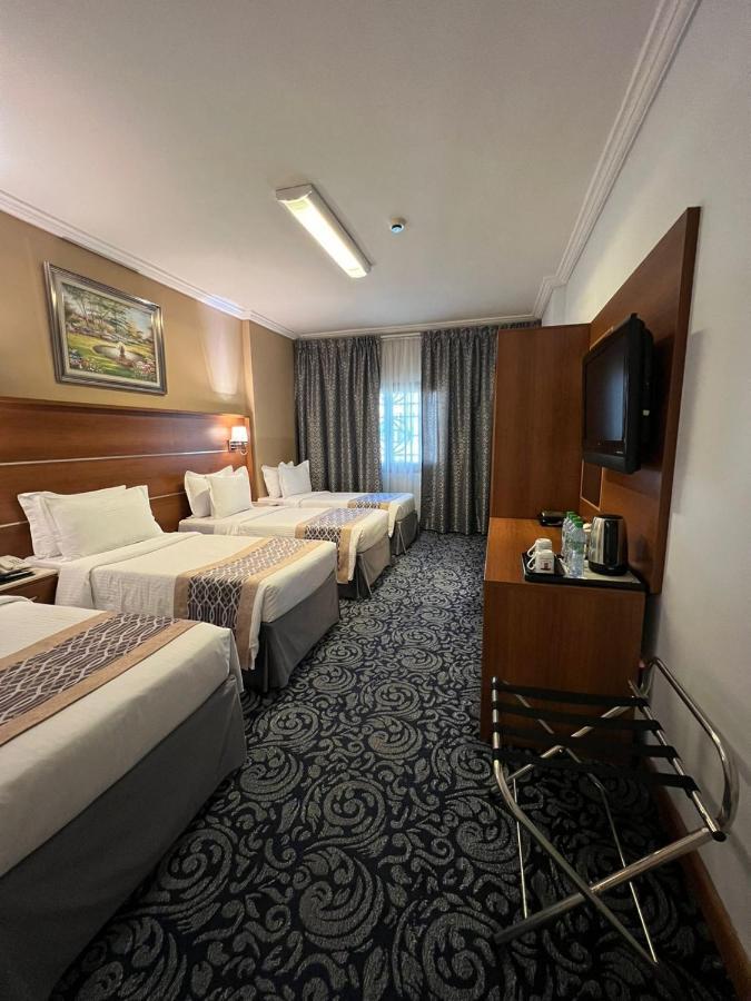 Classic Quadruple Room