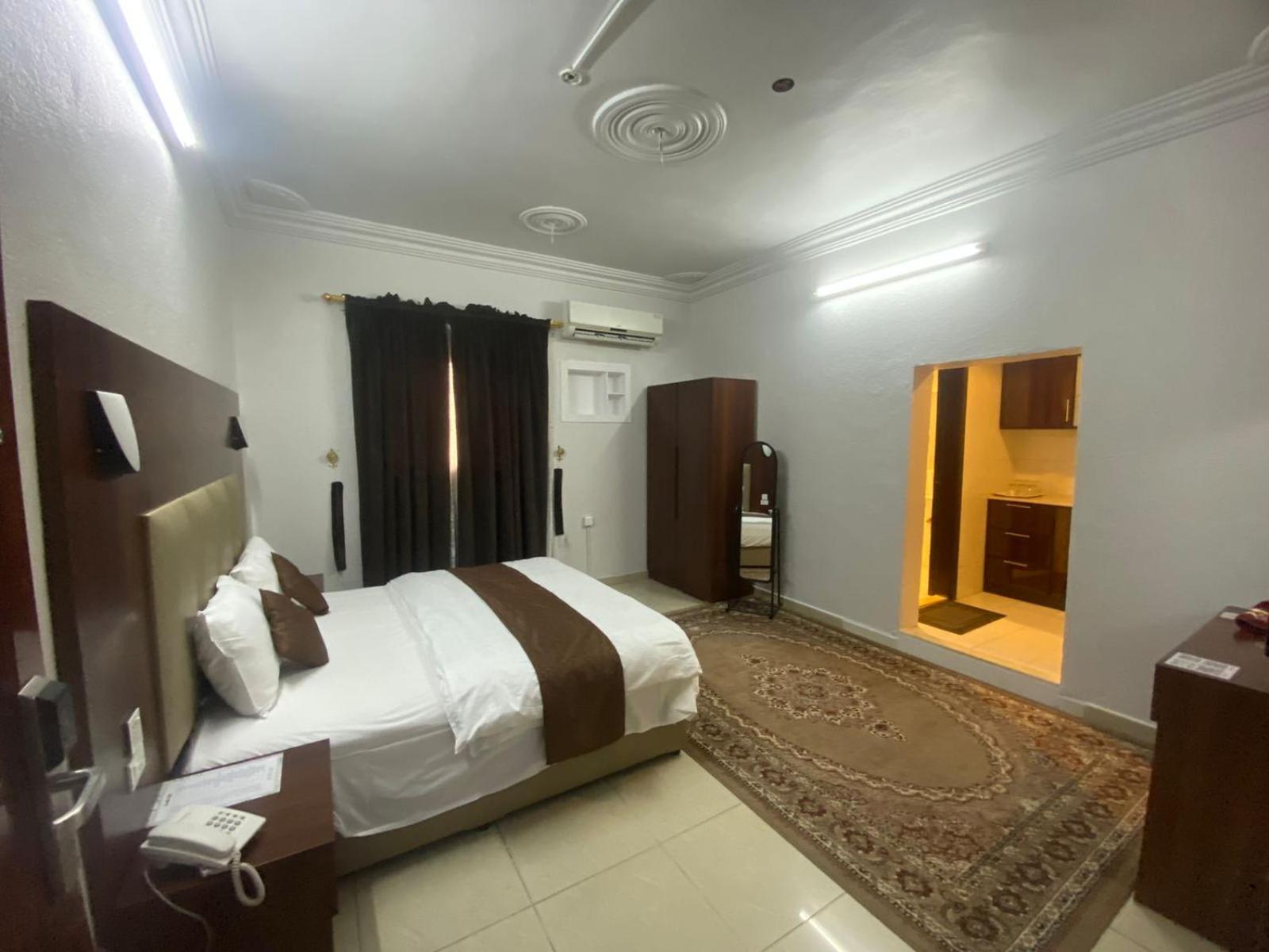 Double Room Private Bathroom