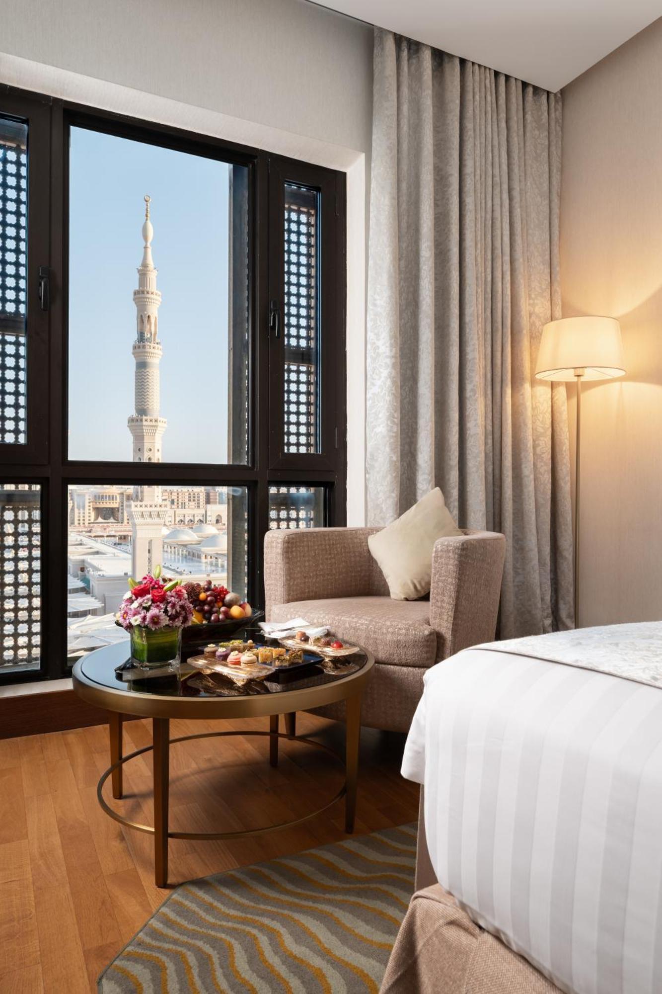Premier Haram View King