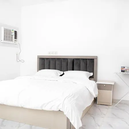 Comfortable & Big Family Apartments 10Mins Drive To Al-Masjid -Nabawi-2