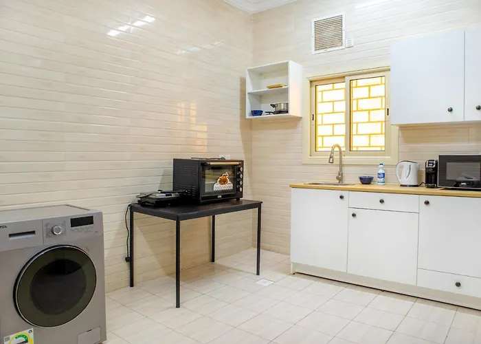 Luxurious Family 3 Bedroom Apartments 10 Mins Drive To Al-Masjid Nabawi Medina, Saudi Arabia