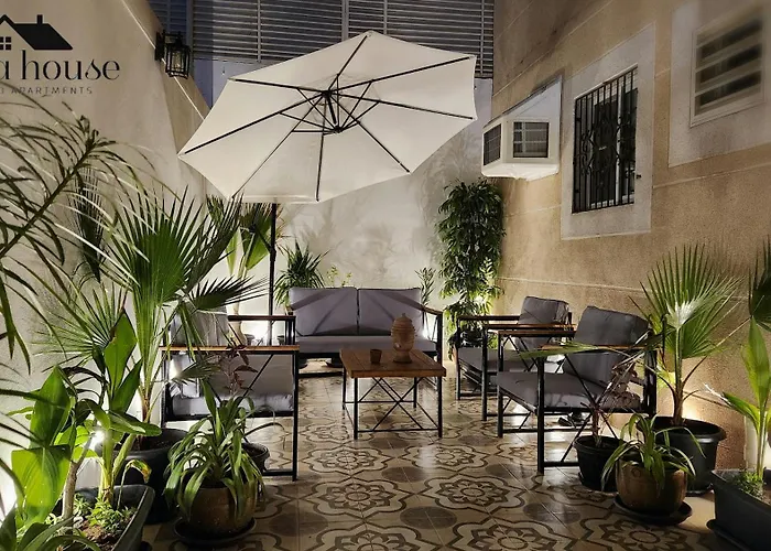 Lenda House