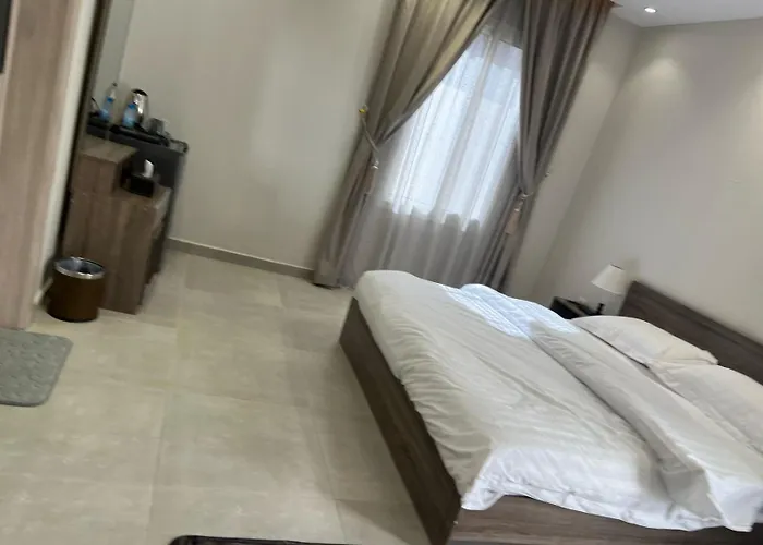 أحلام طيبة
