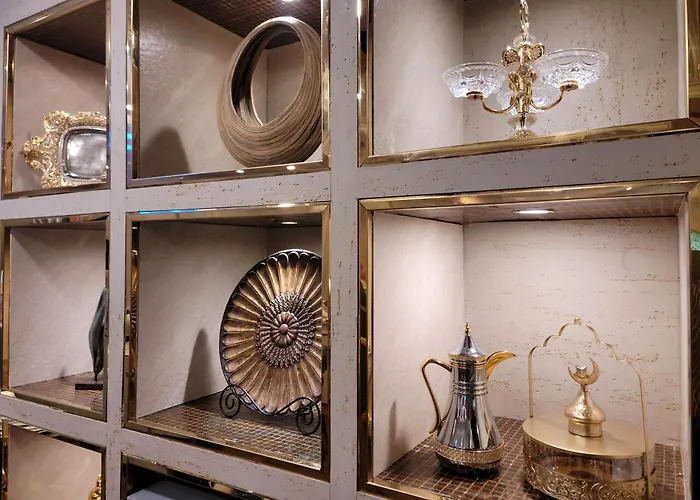 Qasr Al Ansar Golden Tulip Hotel