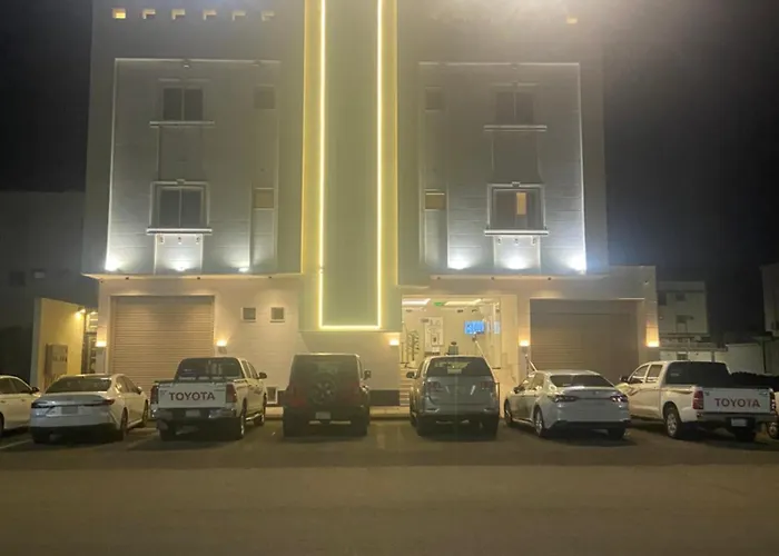 فاخرة بغرفتين وحمامين وصالة جلوس وصالة طعام