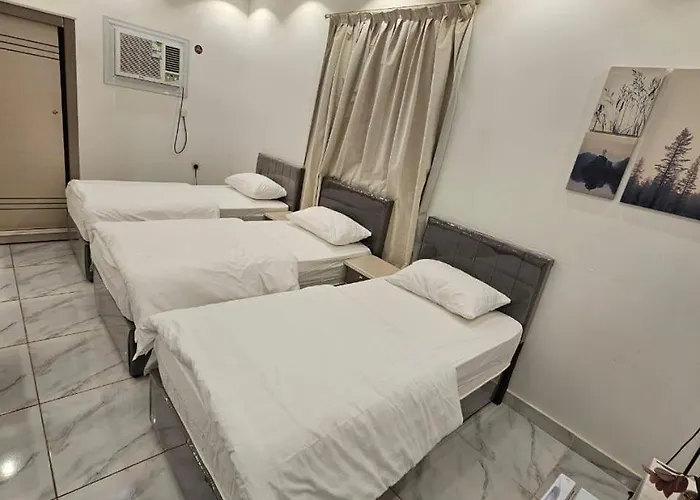 Comfortable & Big Family Apartments 10Mins Drive To Al-Masjid -Nabawi