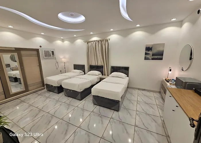 Comfortable & Big Family Apartments 10Mins Drive To Al-Masjid -Nabawi