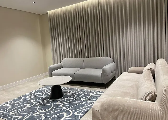 Maz Apartments